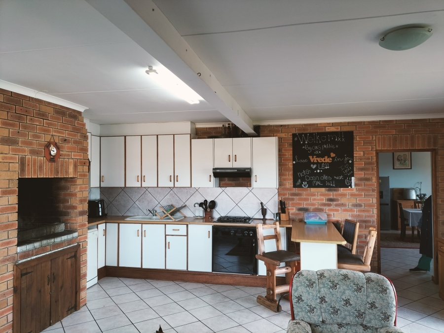 6 Bedroom Property for Sale in Grootbrakhoogte Western Cape